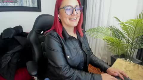 Snapshot of victoriapaker chatting on May 19, 2026, 12:22 pm victoriapaker online show from May 19, 2026, 12:22 pm
