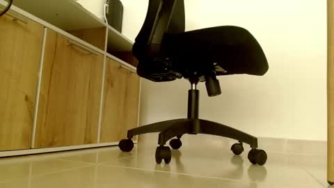 Victoria online show from September 19, 2025, 8:42 pm