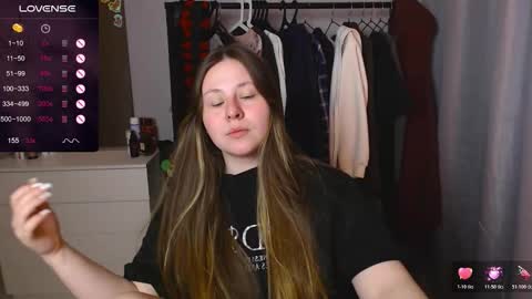 victoriassecrets_ online show from February 2, 2026, 9:35 pm