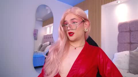 Snapshot of victoriastrom_ chatting on May 19, 2026, 12:33 pm victoriastrom online show from May 19, 2026, 12:33 pm