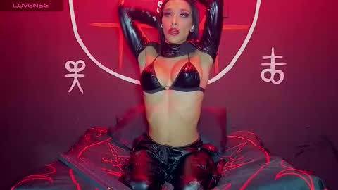 Victoria Vampire online show from September 16, 2025, 10:33 pm