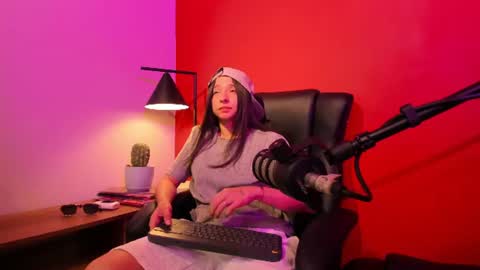 victoriazaenz online show from July 12, 2026, 2:57 am