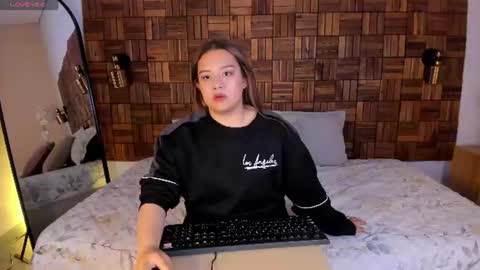 victoriia_rosee online show from July 19, 2026, 2:21 pm
