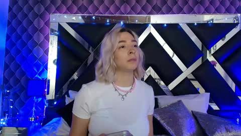 victtoria lee online show from April 25, 2026, 7:11 pm