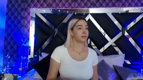 victtoria lee online show from April 28, 2026, 7:08 pm