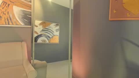 Snapshot of vienah_louis chatting on February 26, 2026, 2:43 am vienah_louis online show from February 26, 2026, 2:43 am