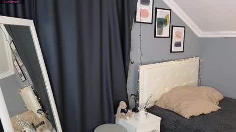 Snapshot of vienna_gones chatting on March 27, 2026, 12:16 pm Eva online show from March 27, 2026, 12:16 pm