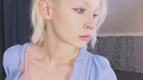 Eva online show from April 18, 2026, 12:53 pm