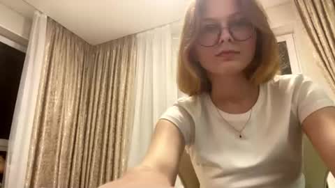 Snapshot of viennakiss chatting on August 7, 2026, 11:45 am Vienna online show from August 7, 2026, 11:45 am