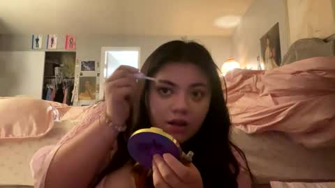 Snapshot of viennavisabelle chatting on November 5, 2025, 5:29 am viennavisabelle online show from November 5, 2025, 5:29 am