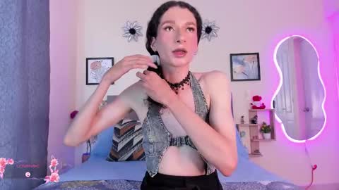 Violet online show from November 27, 2025, 7:16 pm