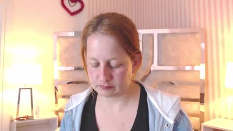 Snapshot of viioletamora chatting on December 23, 2024, 12:46 am Violeta online show from December 23, 2024, 12:46 am