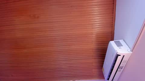 Viiolett online show from February 14, 2025, 2:50 am