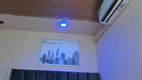 Viiolett online show from March 2, 2025, 7:56 pm