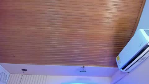 Viiolett online show from September 14, 2025, 7:24 pm