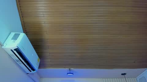 Viiolett online show from October 5, 2025, 8:18 pm