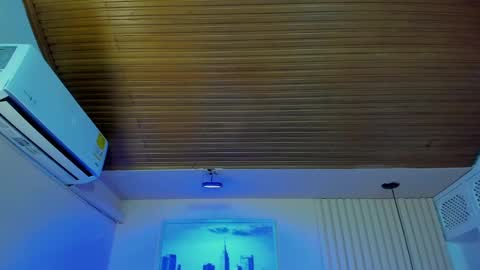 Viiolett online show from October 7, 2025, 7:55 pm