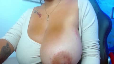 Snapshot of viiolleta chatting on October 11, 2025, 12:58 pm viioleta online show from October 11, 2025, 12:58 pm