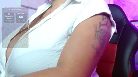 Snapshot of viiolleta chatting on October 30, 2025, 12:39 pm viioleta online show from October 30, 2025, 12:39 pm