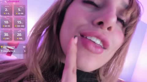 Snapshot of viiooleet chatting on December 28, 2024, 7:01 pm Violet online show from December 28, 2024, 7:01 pm