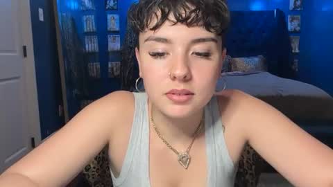 Snapshot of viiperthevixen chatting on July 15, 2026, 1:22 am viipertheviixen online show from July 15, 2026, 1:22 am