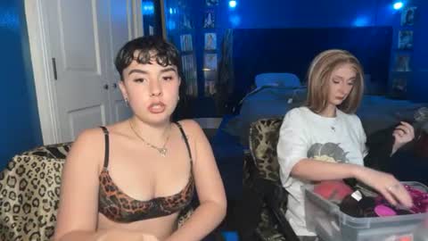 Snapshot of viiperthevixen chatting on July 17, 2026, 5:14 am viipertheviixen online show from July 17, 2026, 5:14 am