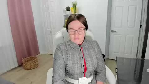 Ukrainian-woman online show from February 18, 2025, 12:06 pm