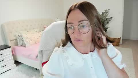 Ukrainian-woman online show from July 28, 2026, 3:21 pm