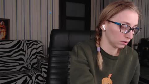 Vika online show from March 12, 2025, 1:03 am