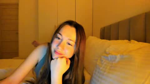 Vika   online show from April 19, 2026, 12:33 am