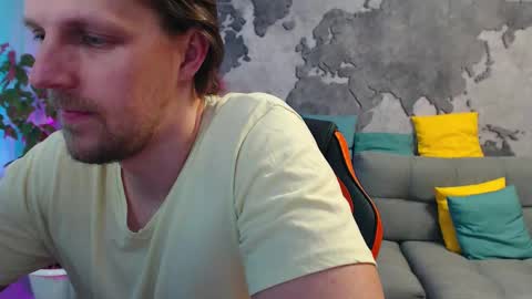 vikingchrisss online show from April 3, 2026, 9:51 am