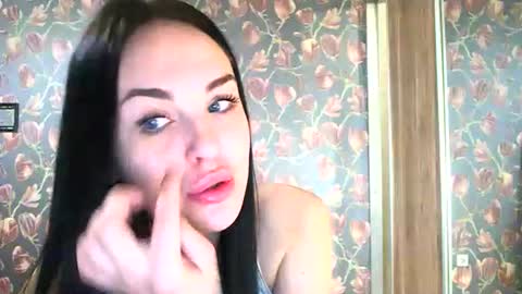 Snapshot of vikipop chatting on May 25, 2026, 3:07 pm vikipop online show from May 25, 2026, 3:07 pm