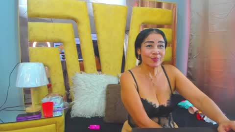 vikiTomson online show from July 28, 2026, 3:21 pm