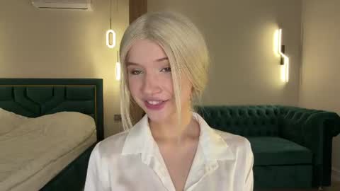 Snapshot of vikkiiisecret chatting on July 21, 2026, 4:20 pm Vikki online show from July 21, 2026, 4:20 pm