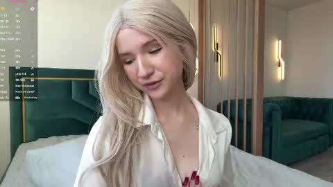 Snapshot of vikkiiisecret chatting on July 29, 2026, 3:43 pm Vikki online show from July 29, 2026, 3:43 pm
