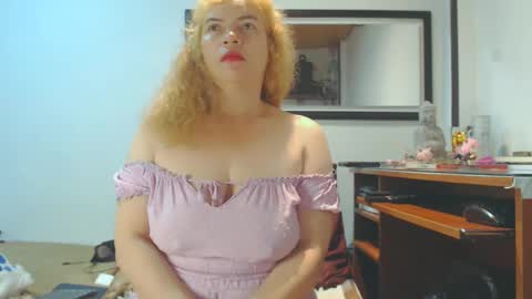 VIKKKTORIAAA online show from December 13, 2024, 7:58 am