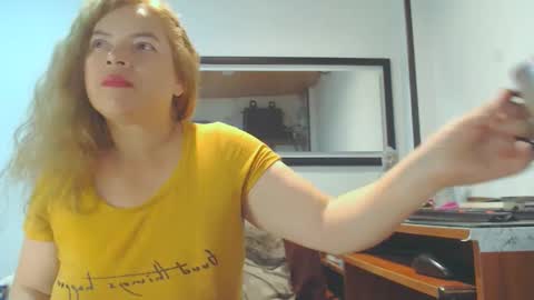 VIKKKTORIAAA online show from December 22, 2024, 9:11 am