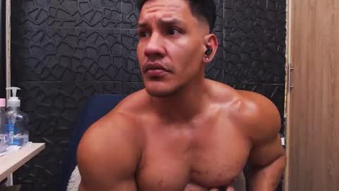 Viktor Herrera online show from October 26, 2025, 3:07 pm