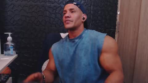 Viktor Herrera online show from December 1, 2025, 4:56 pm