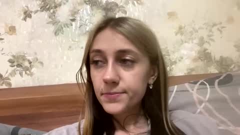 Snapshot of viktoria9898 chatting on June 7, 2026, 12:15 am Sweett online show from June 7, 2026, 12:15 am