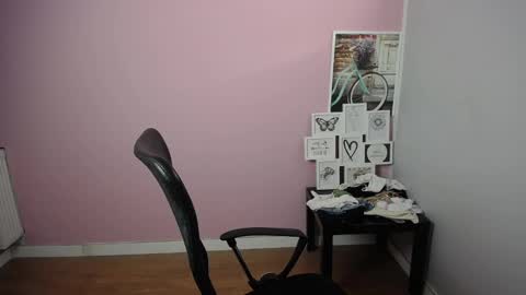 Snapshot of viktoria_lovely chatting on January 27, 2025, 9:34 am viktoria_lovely online show from January 27, 2025, 9:34 am