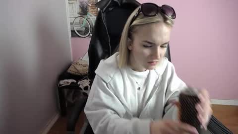 viktoria_lovely online show from March 3, 2026, 7:58 am