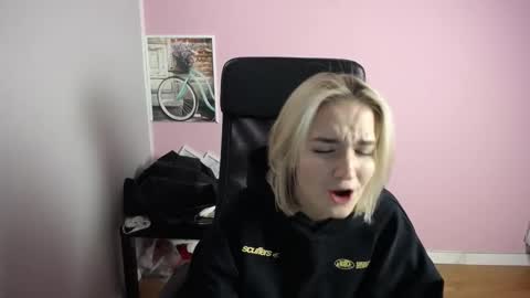 viktoria_lovely online show from March 10, 2026, 3:17 pm