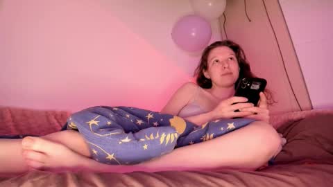 Vikky online show from November 6, 2025, 6:36 am