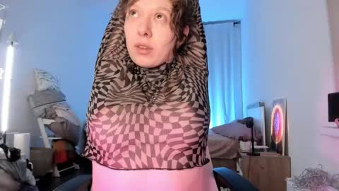 Vikky online show from November 18, 2025, 5:45 am