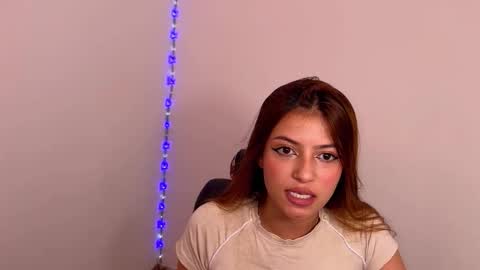 viky_evanss online show from May 19, 2026, 7:42 pm