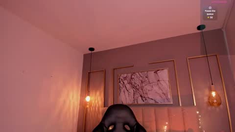 Victoria online show from February 6, 2026, 10:02 pm