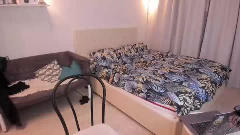 Dimoooooon online show from October 19, 2025, 9:15 pm