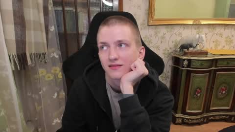 Dimoooooon online show from April 18, 2026, 7:58 pm