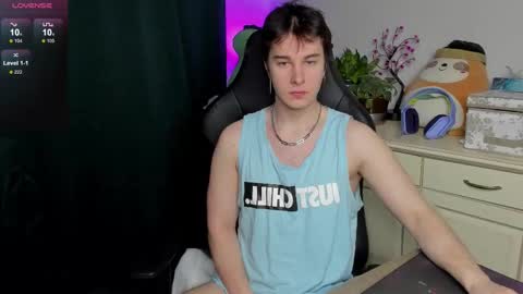 Snapshot of vincent__strong chatting on February 2, 2026, 8:57 am Vincent Strong online show from February 2, 2026, 8:57 am